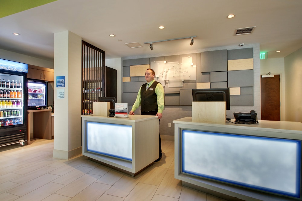 Holiday Inn Express Helen 2/34