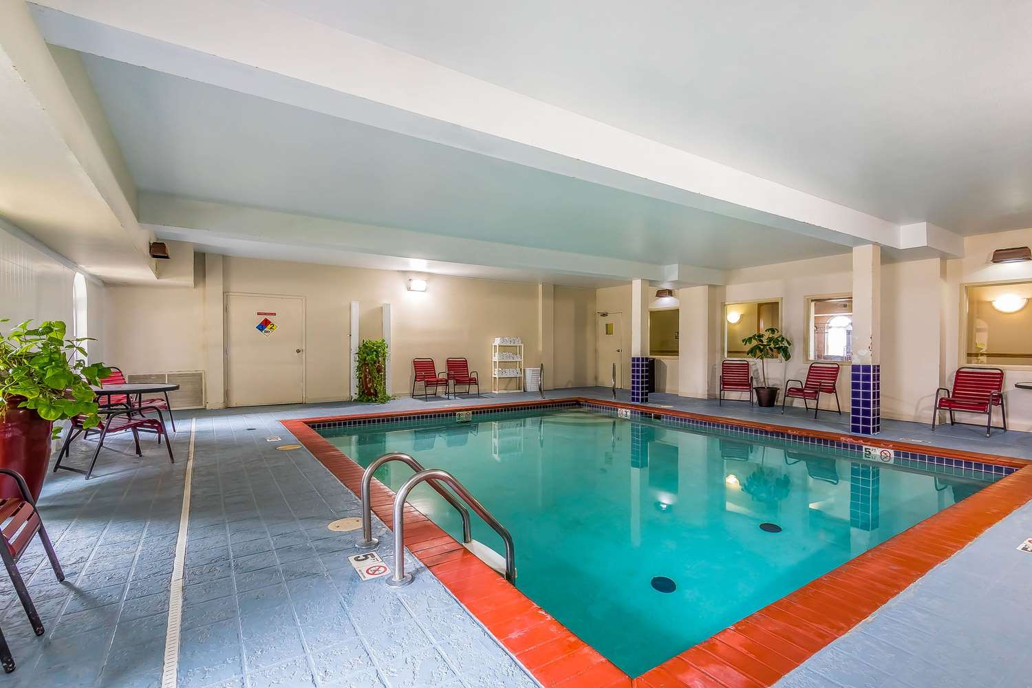 Quality Inn and Suites Chesterfield Village photo4