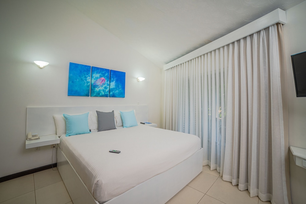 Paradise Beach Hotel 29/79