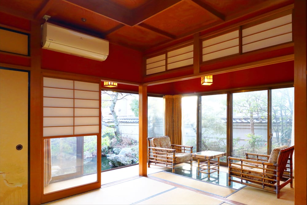 Karasawa Inn 40/63