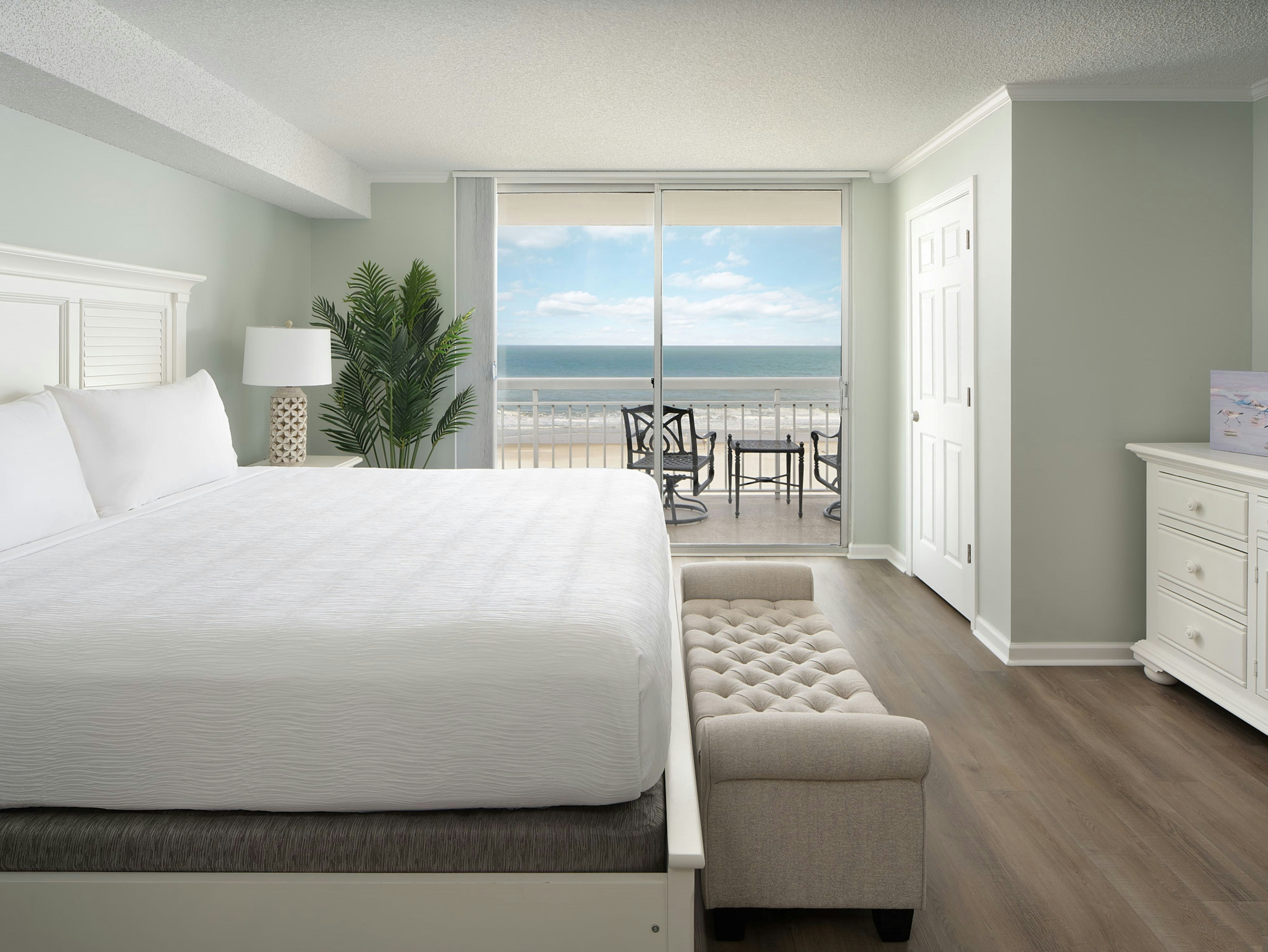 2 Bedrooms, Condo, Ocean Front