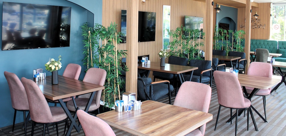 Mavi Restaurant & Apartments 3 35/50