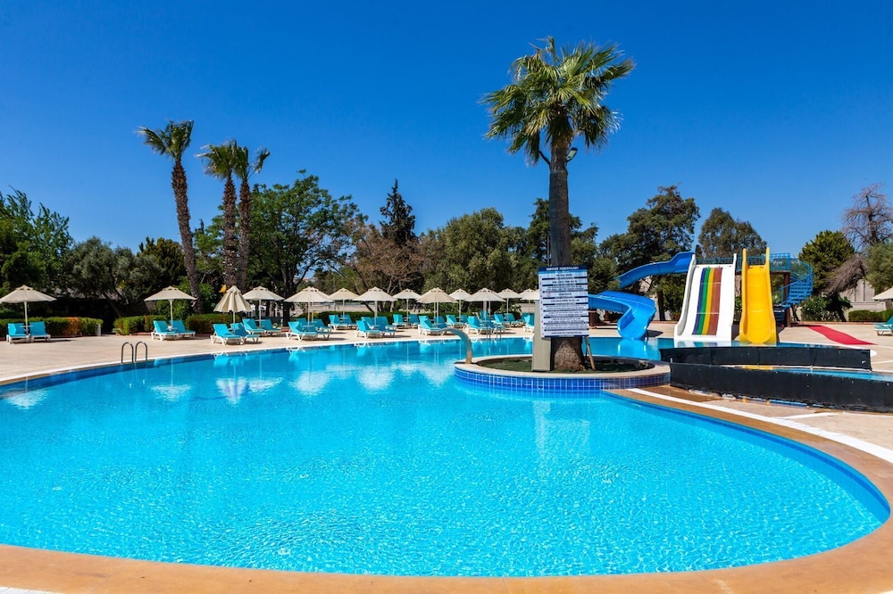 The Holiday Resort 36/54