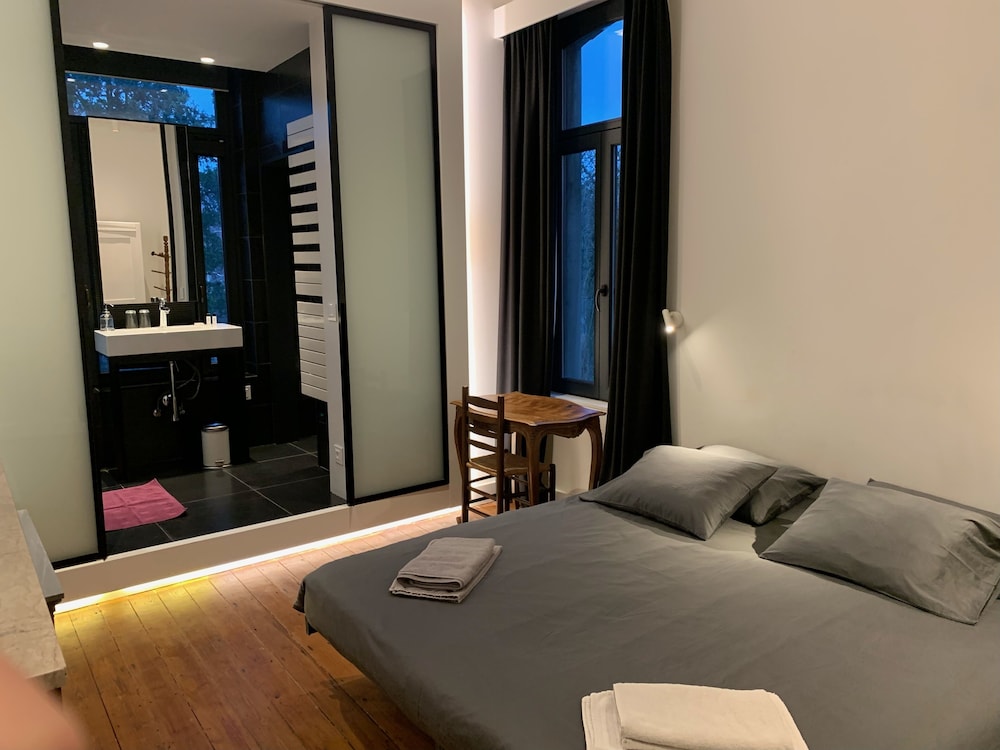 TRADITIONAL, DOUBLE BED