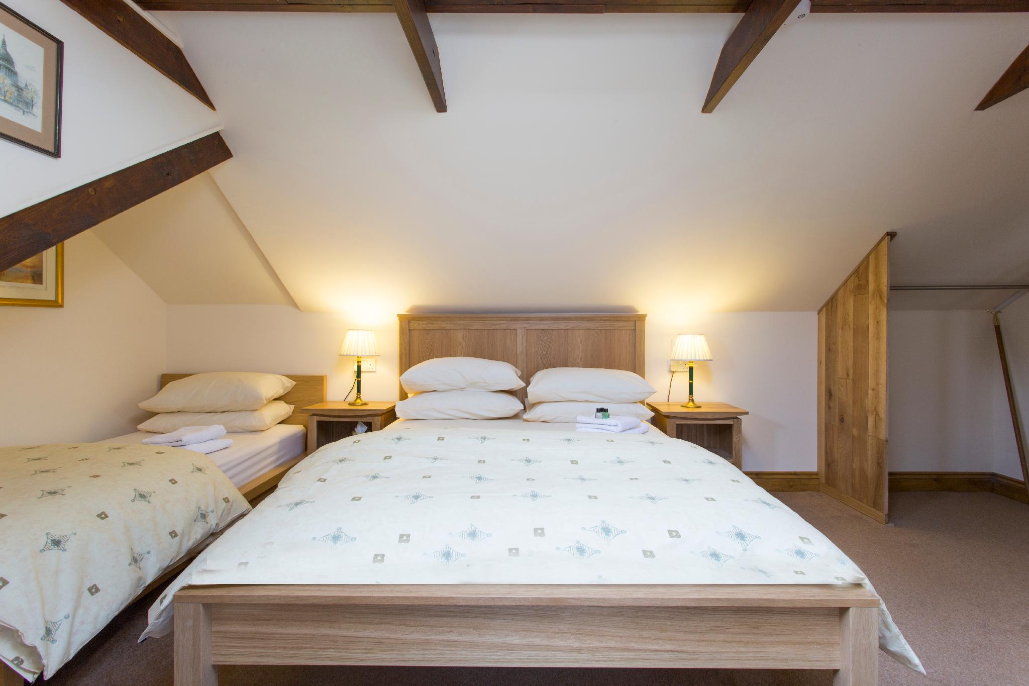 Oakwood Bed and Breakfast Heathrow 2/25