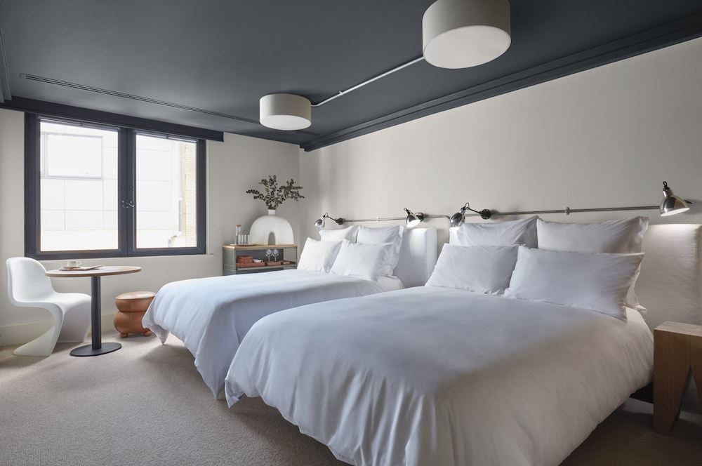 STUDIO, 2 DOUBLE BEDS