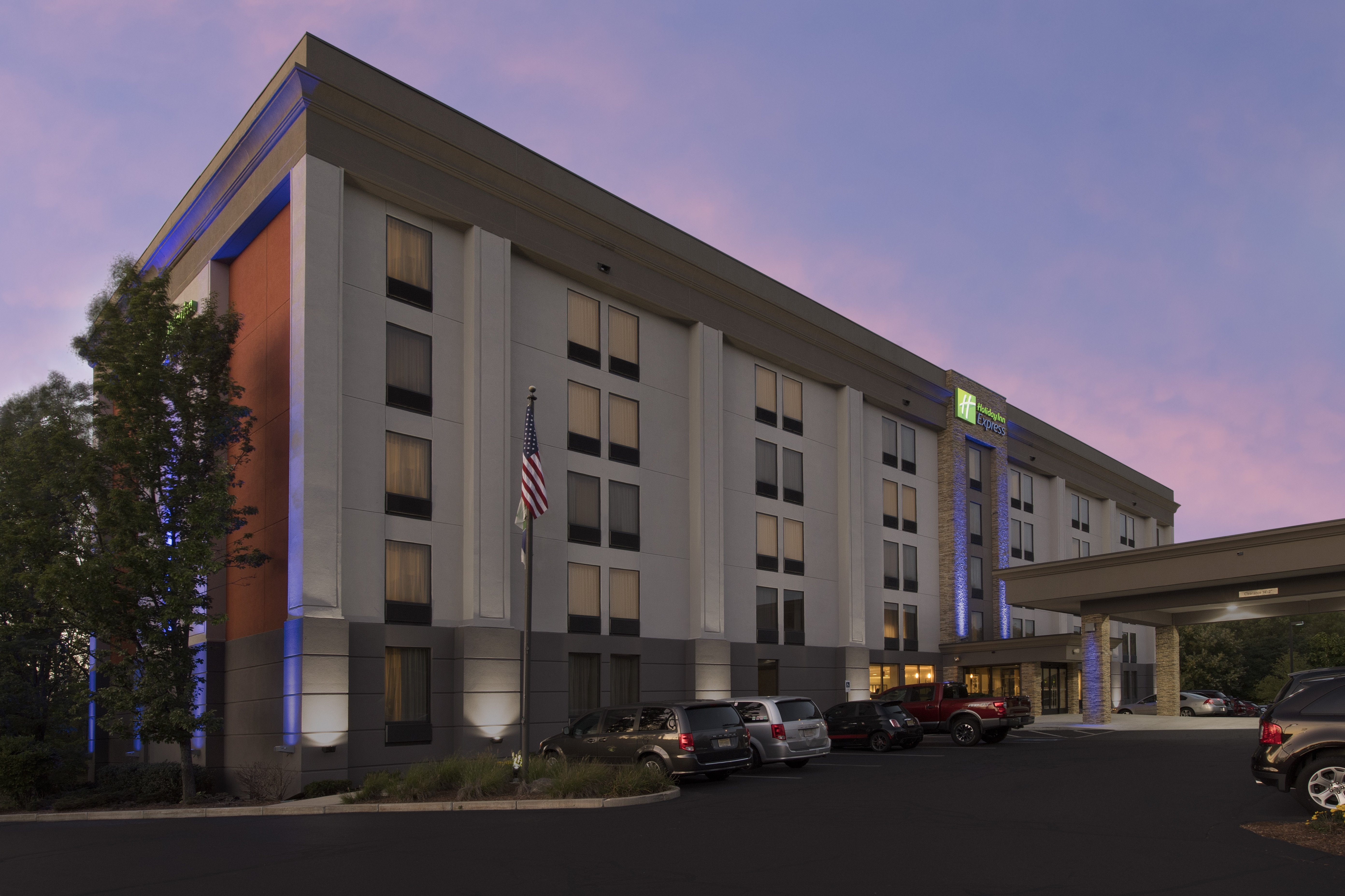 HOLIDAY INN EXPRESS ANDOVER NORTH - LAWRENCE 6/50