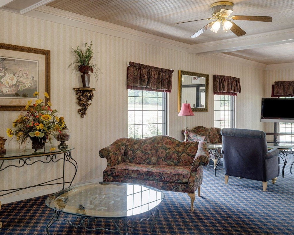 Econo Lodge Inn & Suites Philadelphia MS 62/80