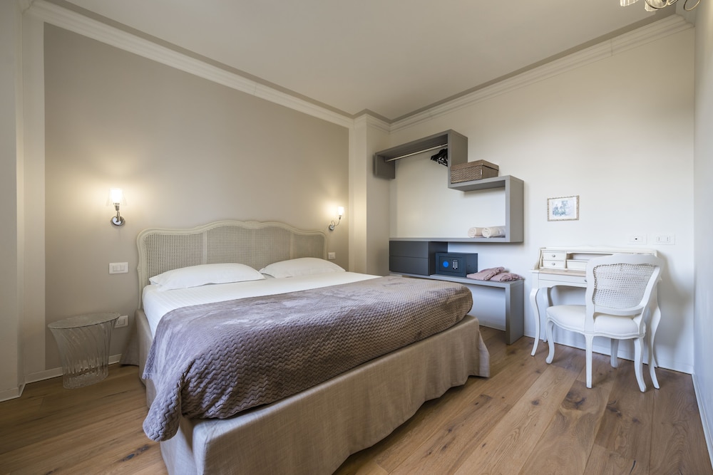 Villa Italia 12/50