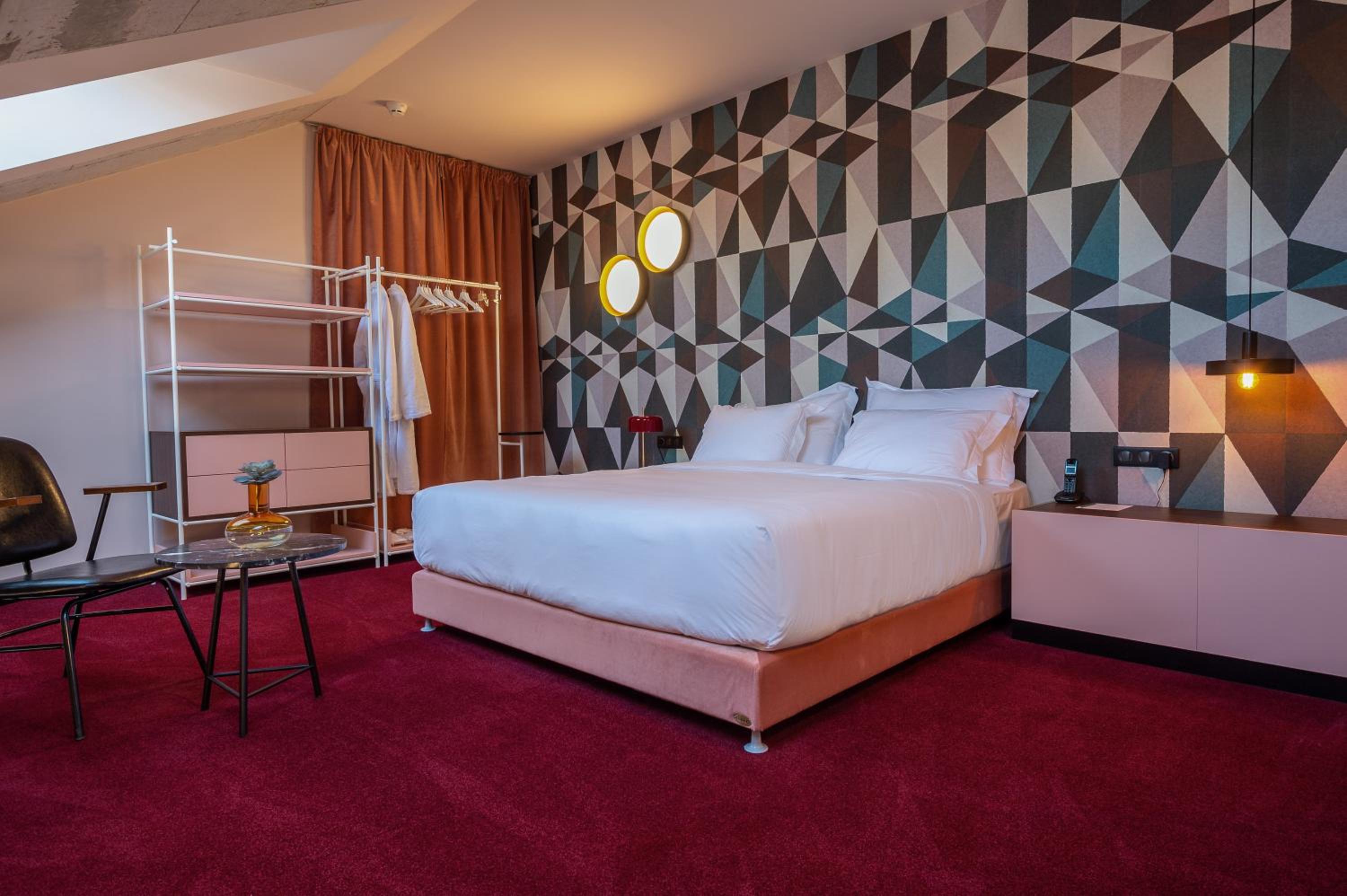 جناح جونيور بسرير كينج مع أريكة، Stories Boutique Hotel 2/6