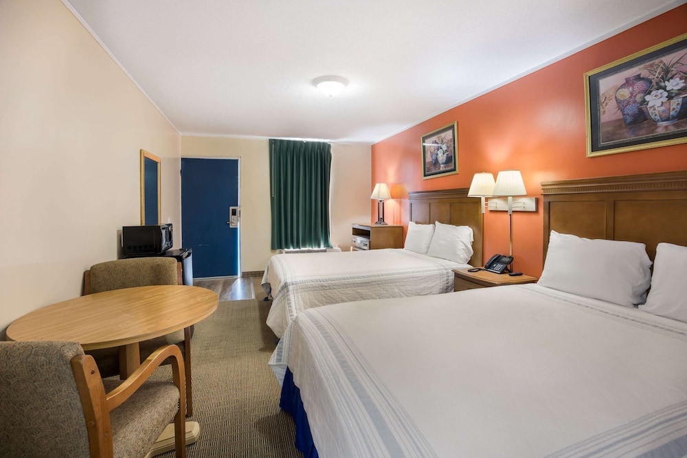 Rodeway Inn Cecil GA 18/36