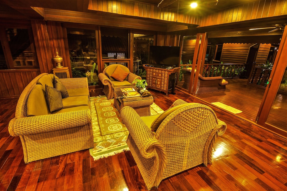 Erawan Villa Hotel 30/50