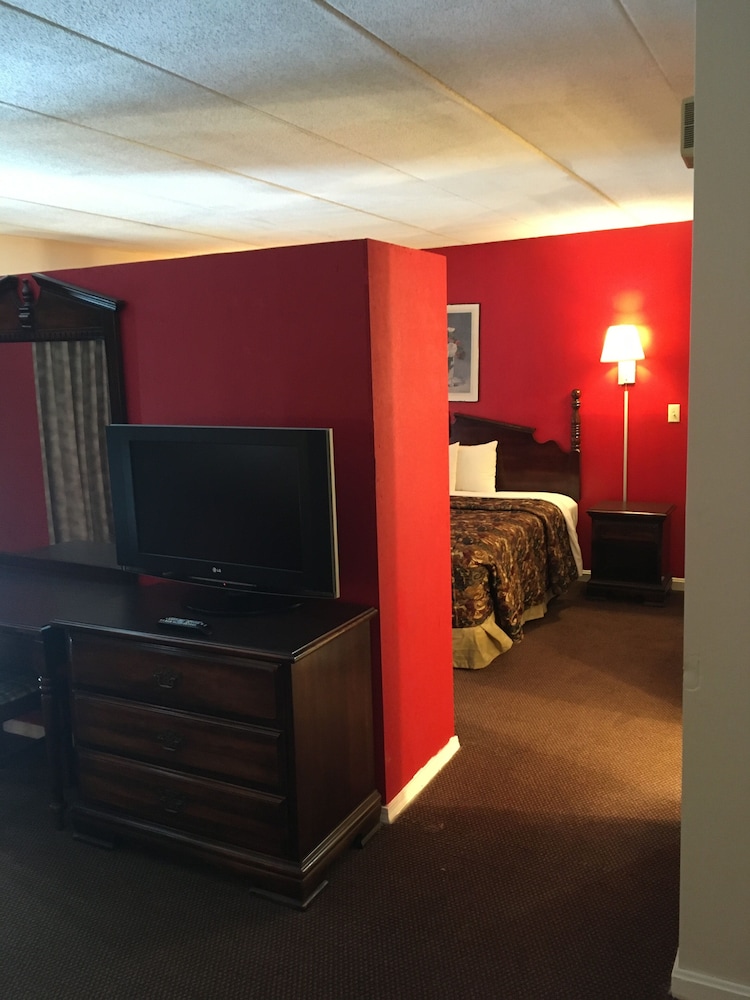 Gold Star Inn Suites 31/40