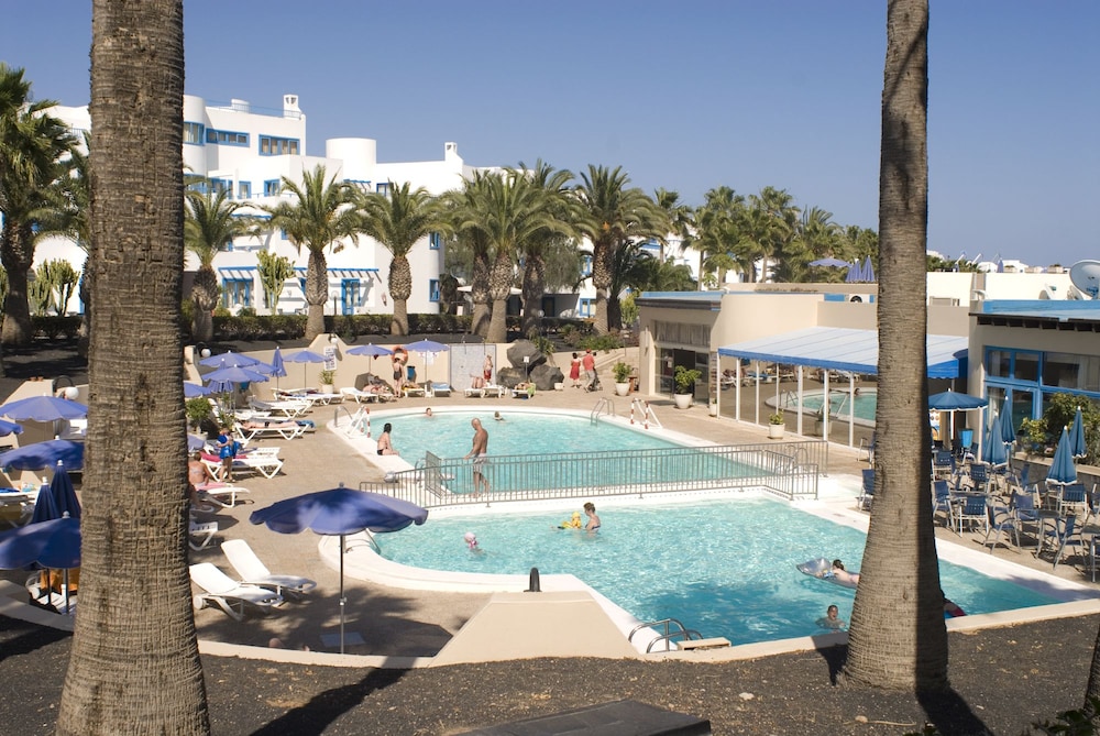 Aparthotel Costa Mar 18/23