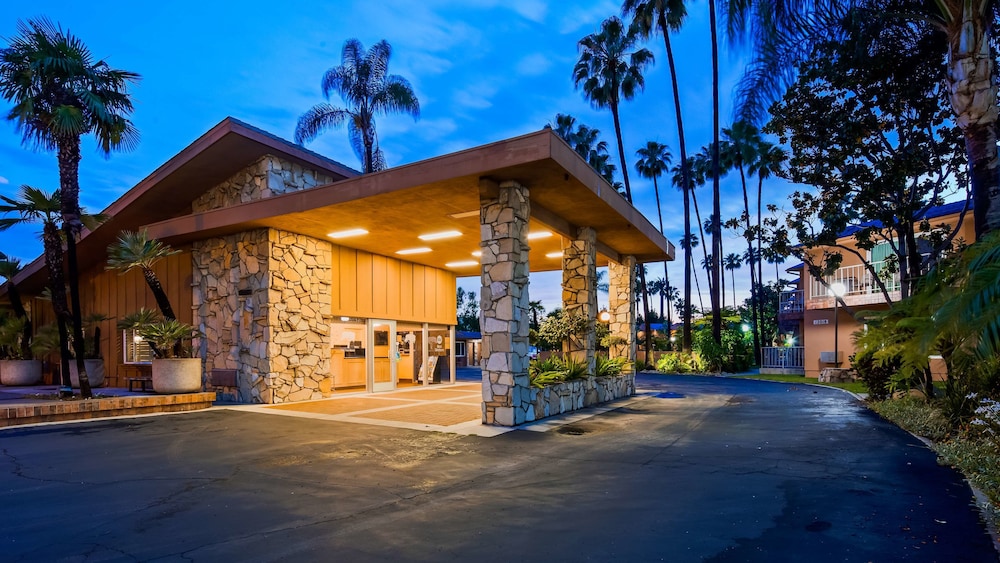 Best Western Pine Tree Motel 7/35
