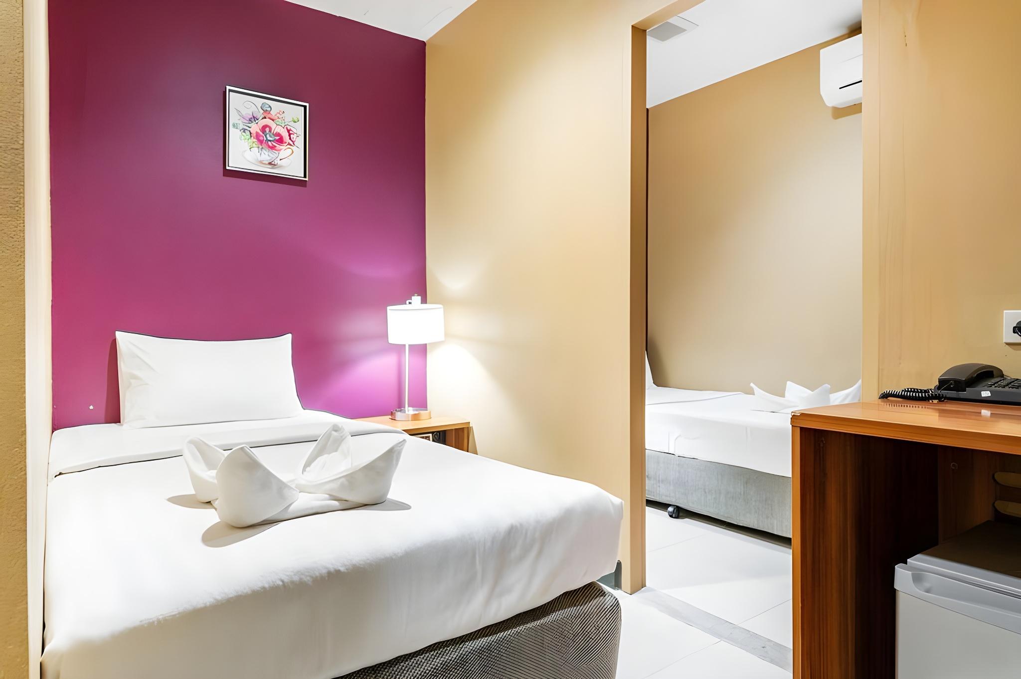 Connecting, 2 Double Beds, No Window