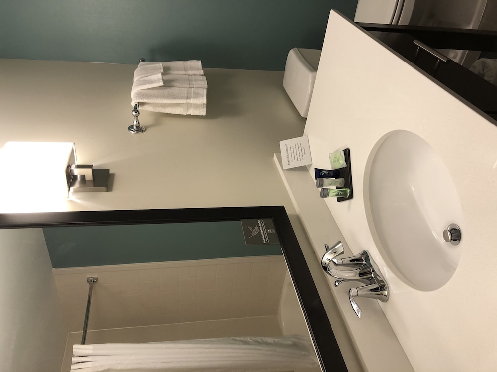 Sleep Inn & Suites Cumberland 23/53
