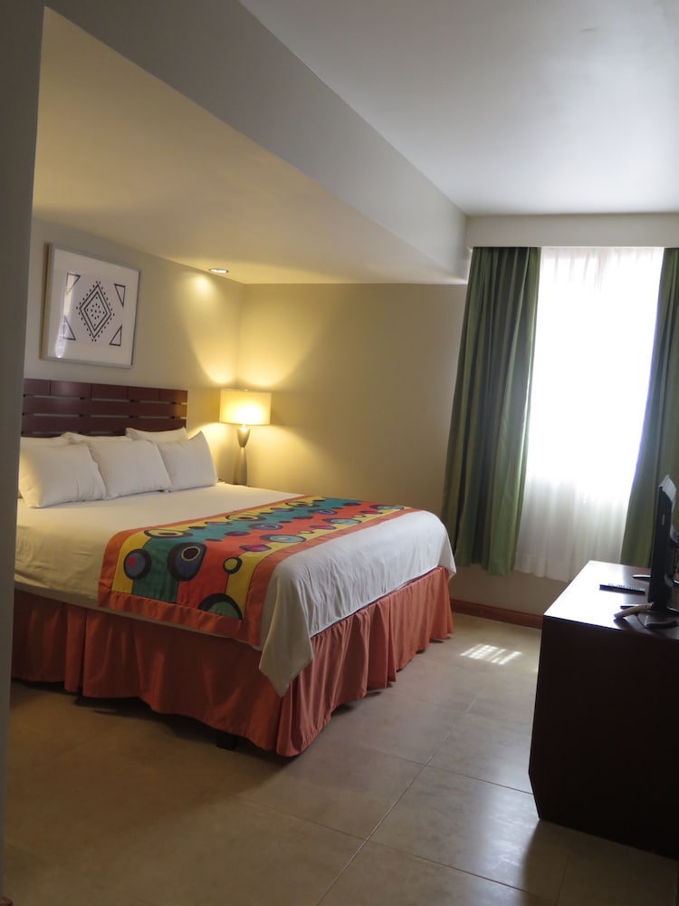 Le Plaza Hotel 12/70