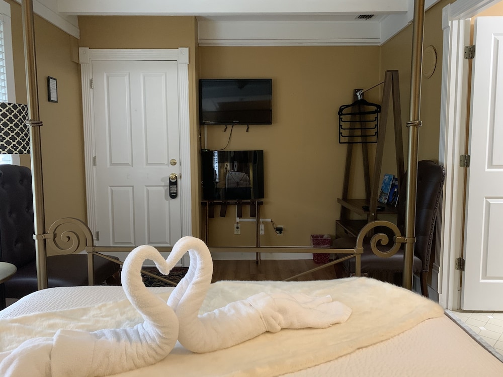 Peace and Plenty Inn B&B 51/71