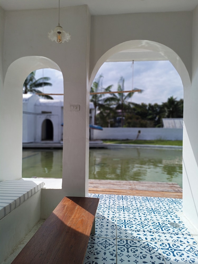 swimming pool spa
