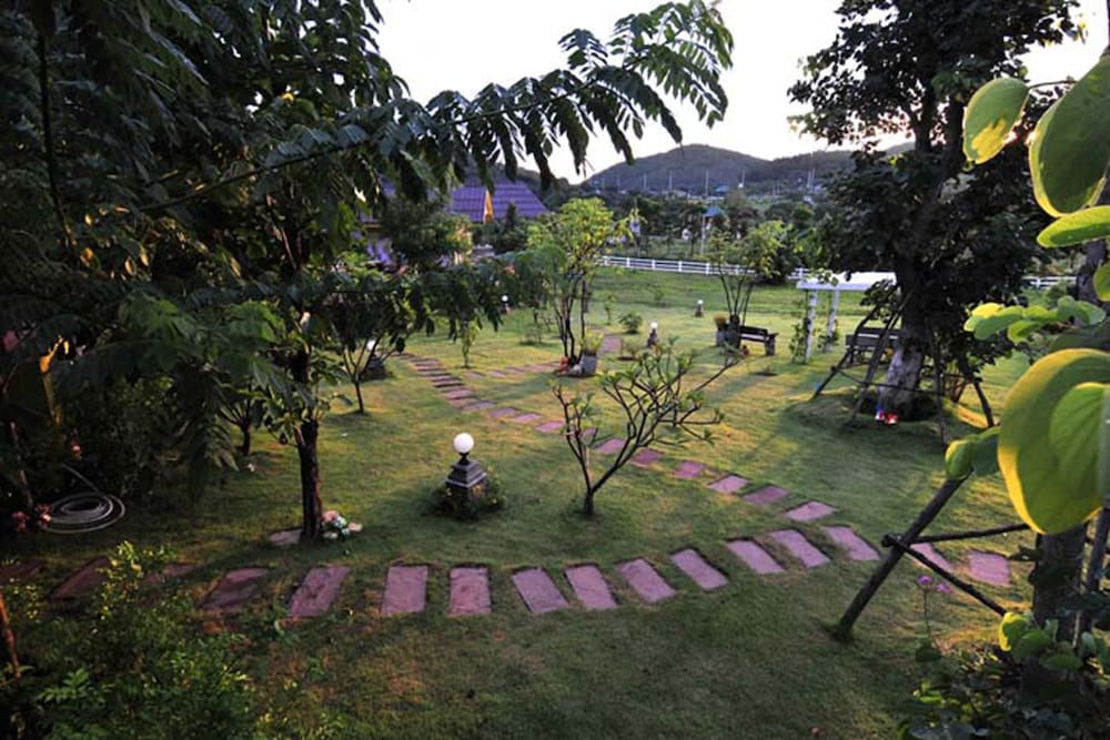Baan Suan Rojjana 48/49