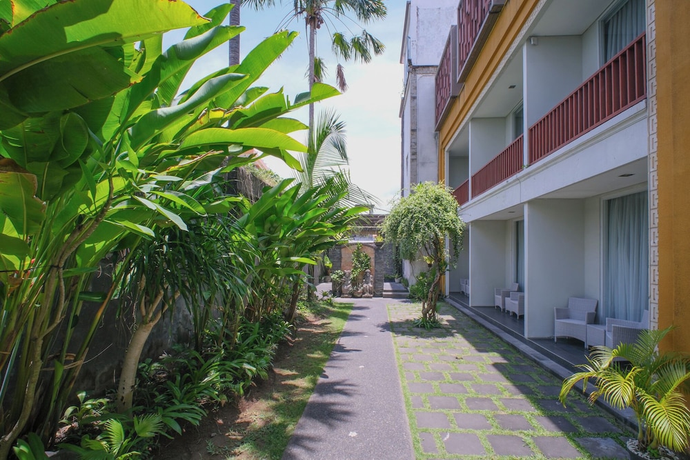 Transera Kamini Legian Hotel 18/28