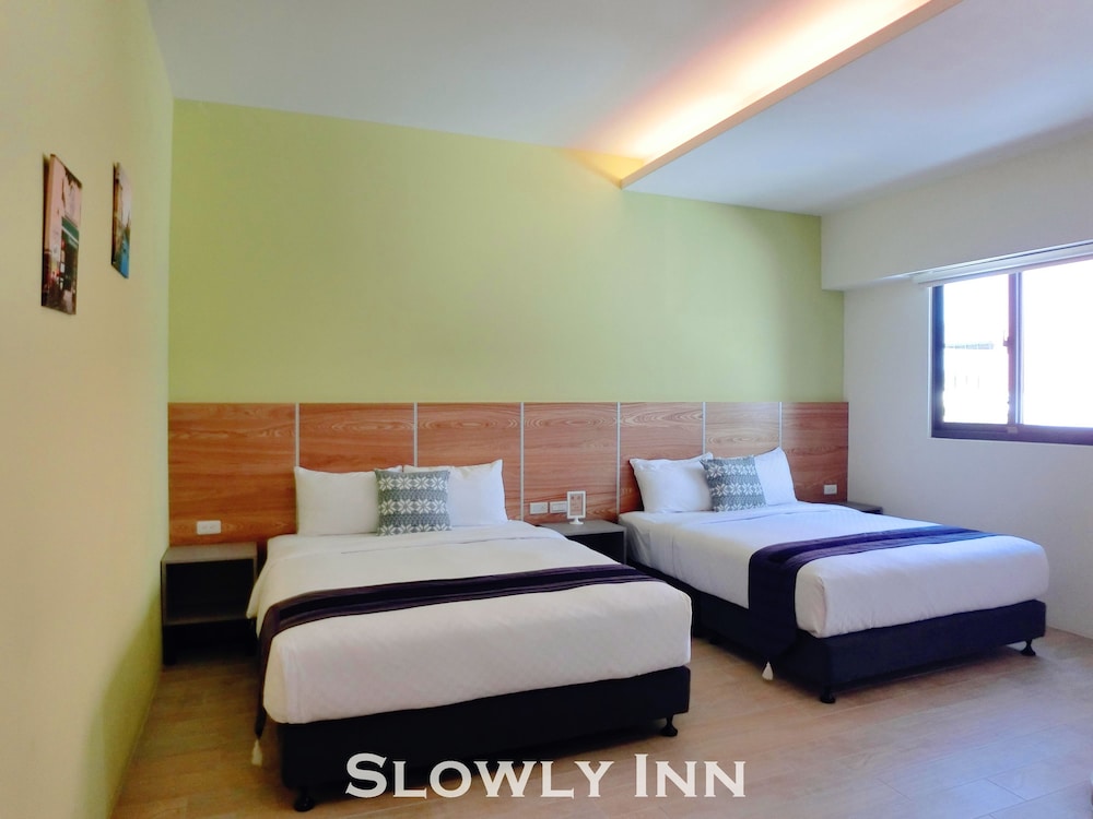 Slowly Inn 24/50