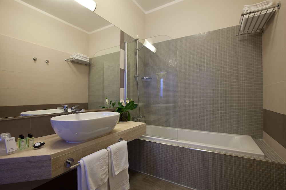Seven Suites 25/58