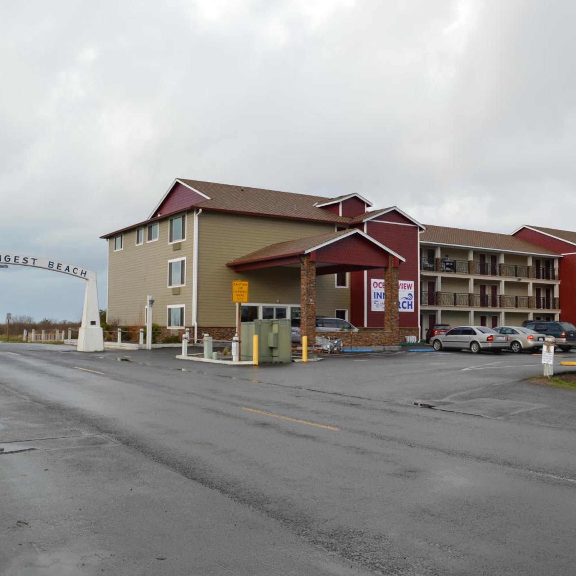 Cedars Ocean View Inn 28/35