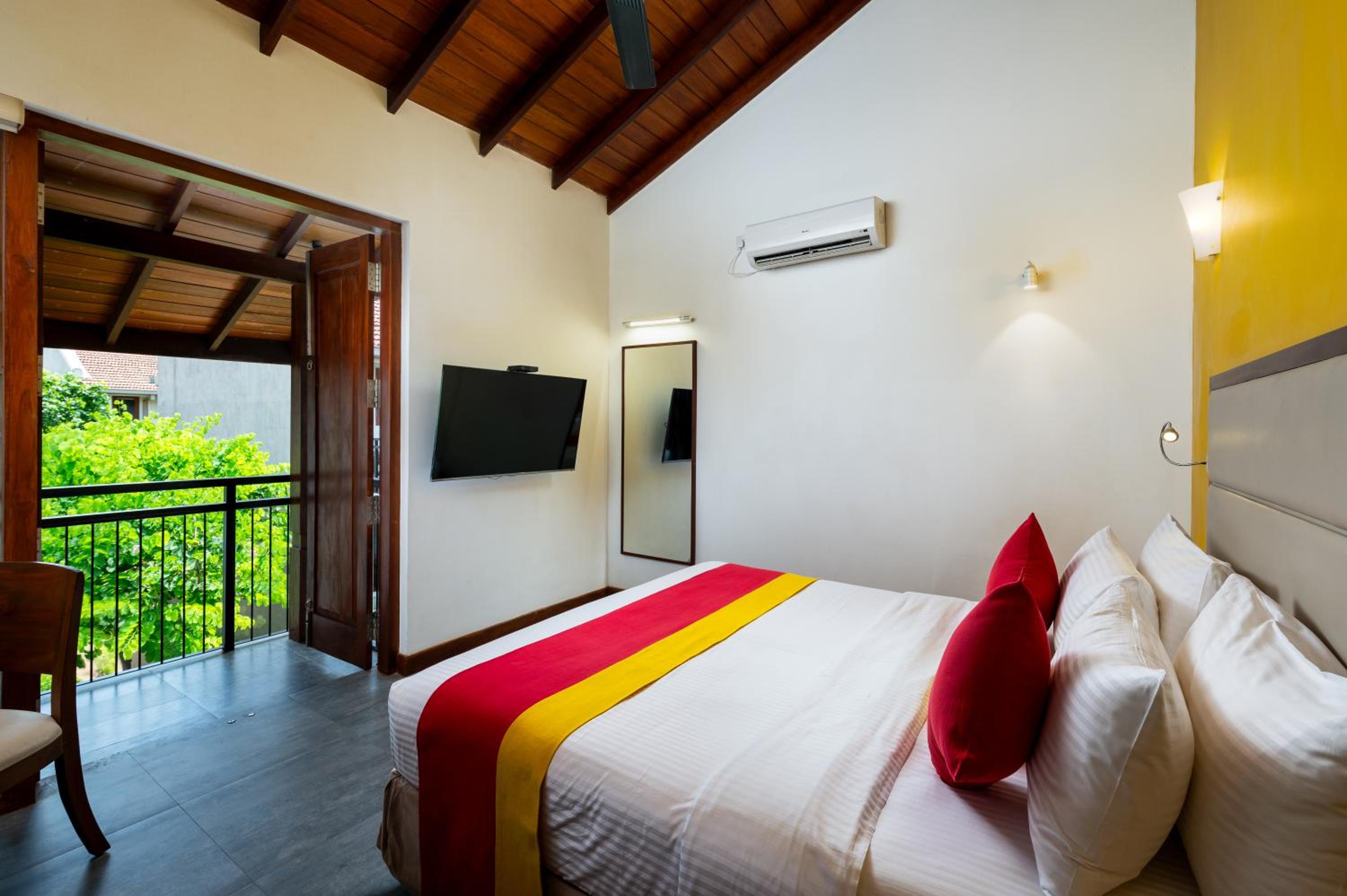 2 Bedrooms, Deluxe, Suite, Sofa, Balcony or Terrace, Kitchenette