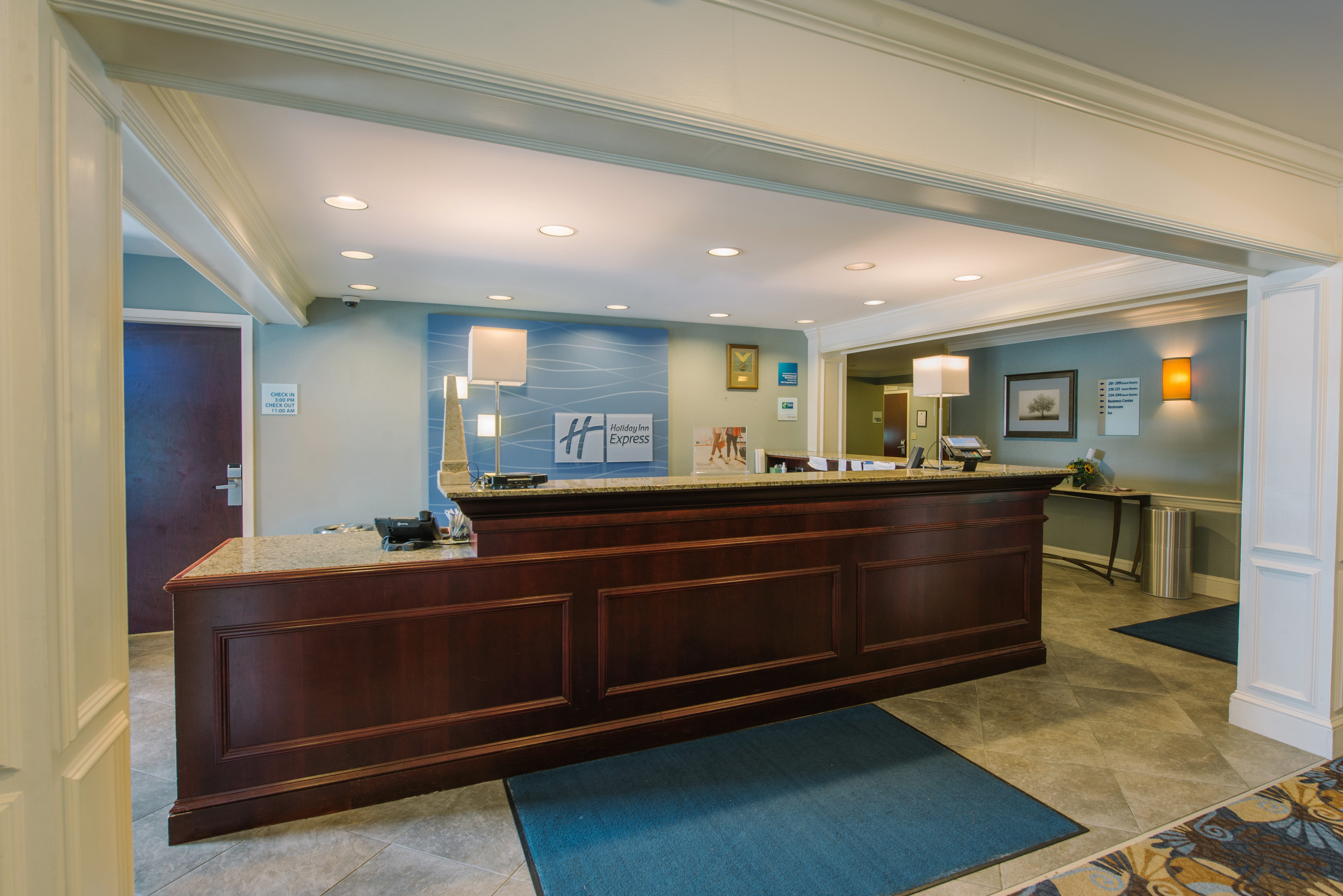 Holiday Inn Express Suites Merrimack 9/55
