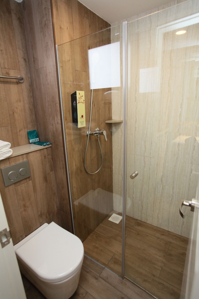 Hotel 81 Premier Star 29/33