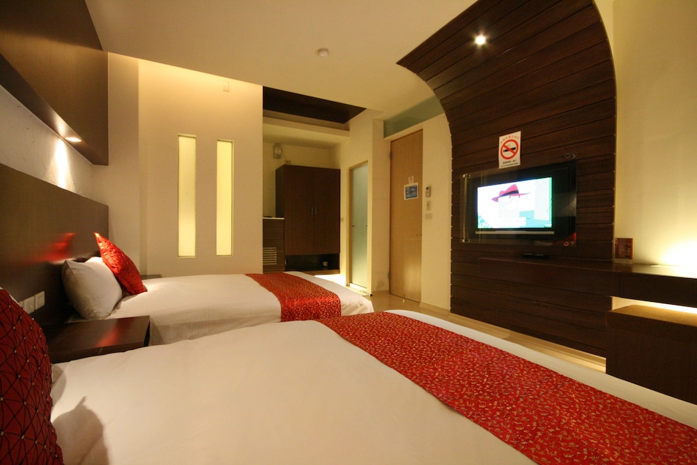 Tan Hui Hotel 9/46