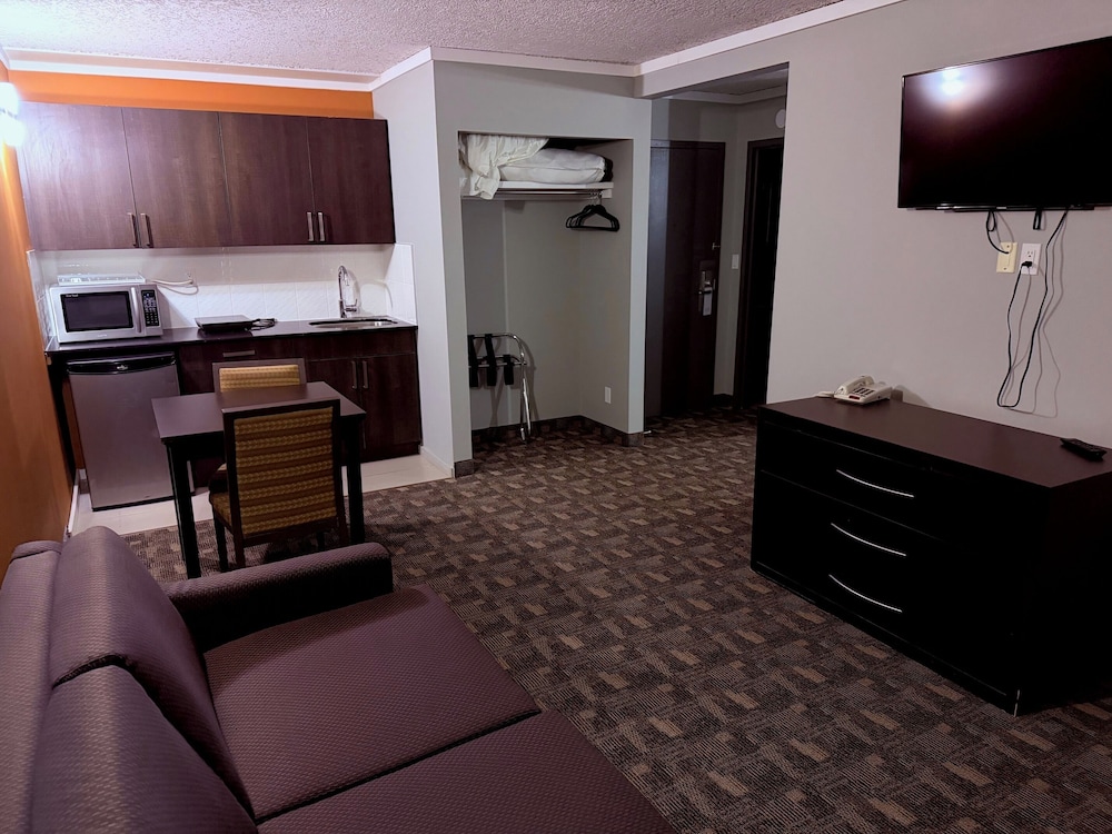 Airport Travellers Inn 32/51