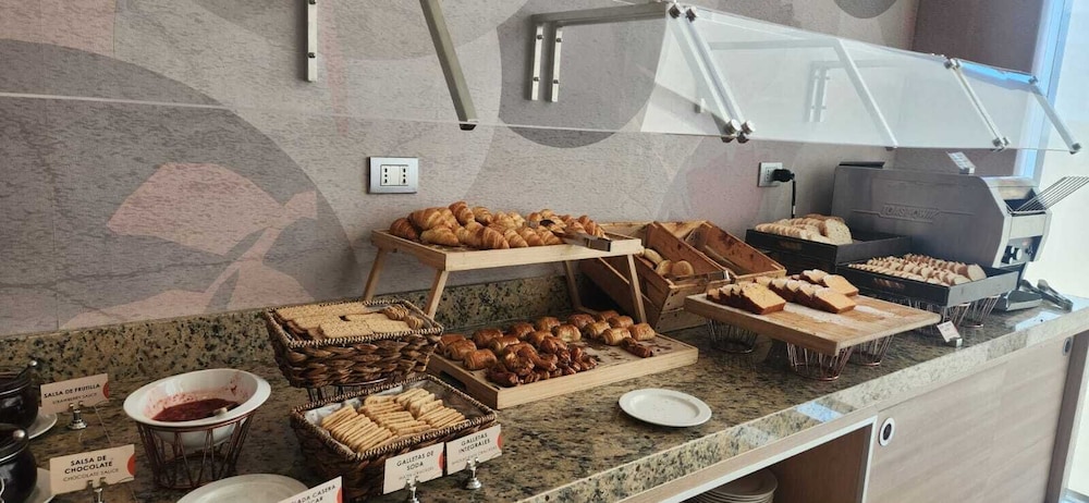 Hyatt Place Santiago Vitacura 20/56