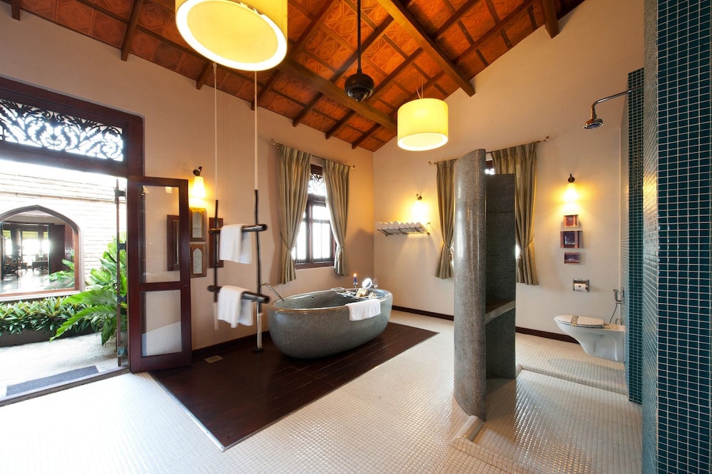 Reef Villa Spa 48/50