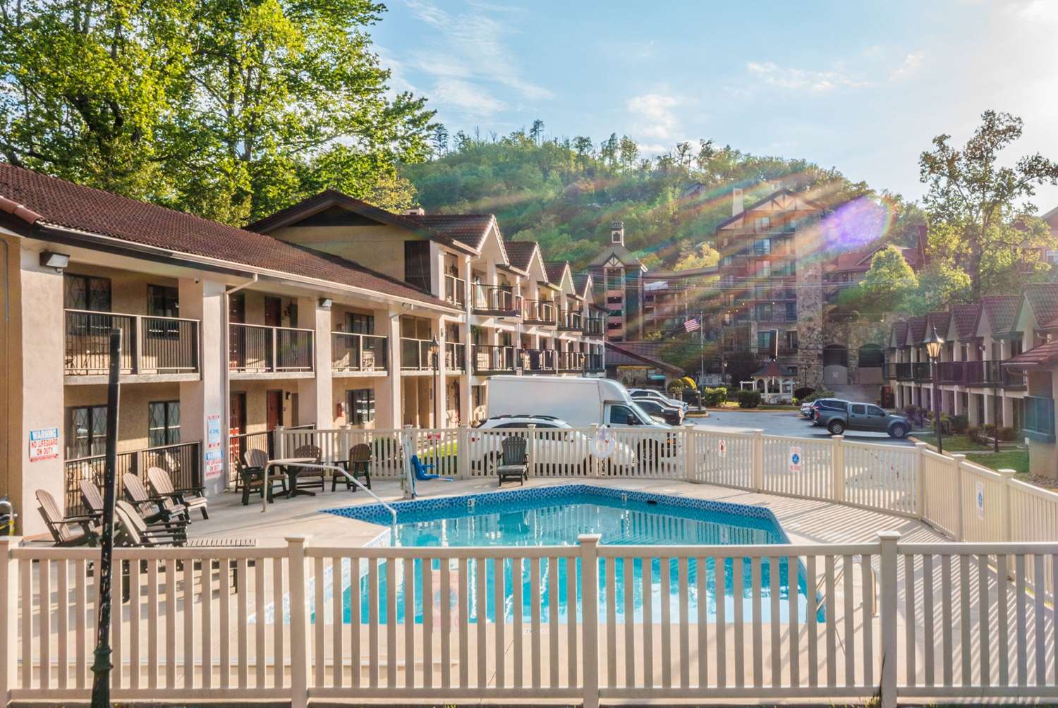 Super 8 by Wyndham Downtown Gatlinburg at Convention Center 21/23