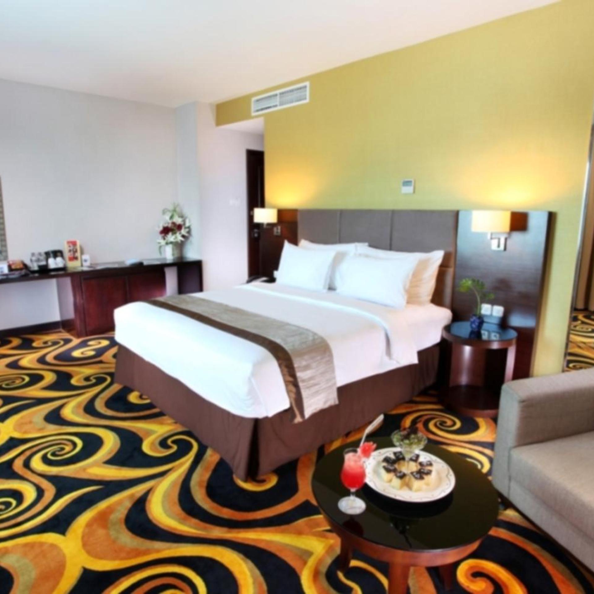 Grand, Deluxe, King Bed