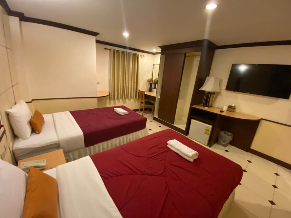 1 BEDROOM, DELUXE, TWIN BEDS