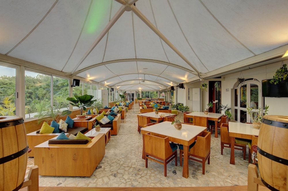 HOTEL KHANVEL RESORT 31/50