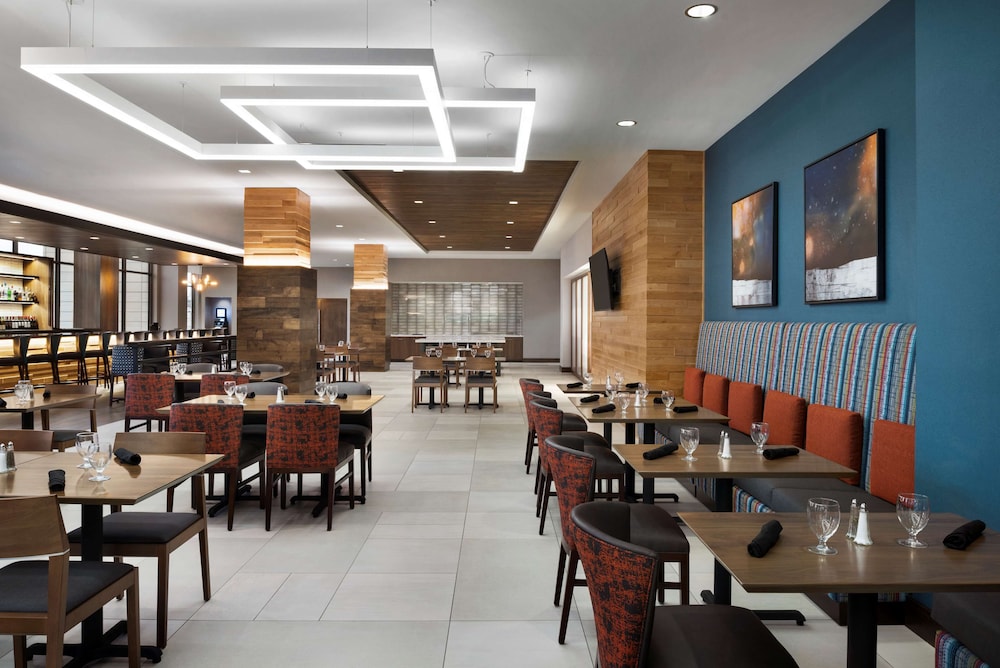 Hilton Garden Inn Milwaukee Brookfield Conference Center 38/60
