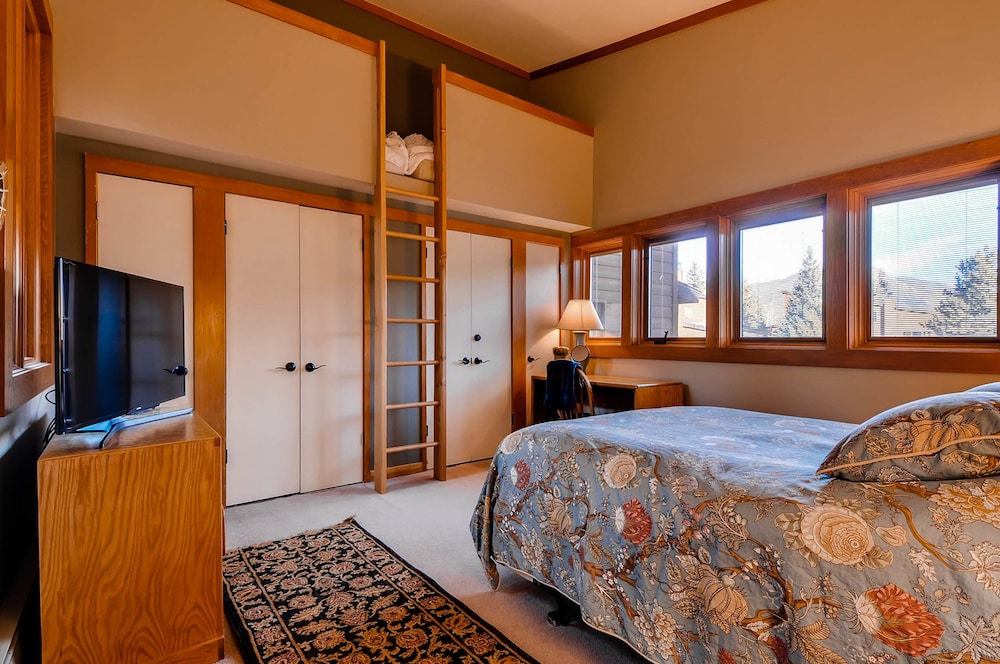 Aspen Ridge Condominiums By Keystone Resort 8/65