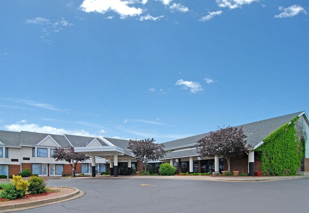 Quality Inn and Suites Brampton 1/47