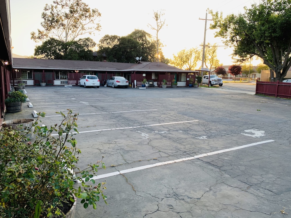 Pacheco Pass Motel 18/26
