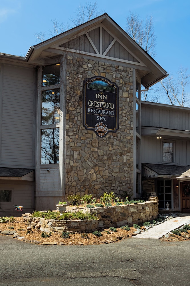 The Inn at Crestwood 4/65