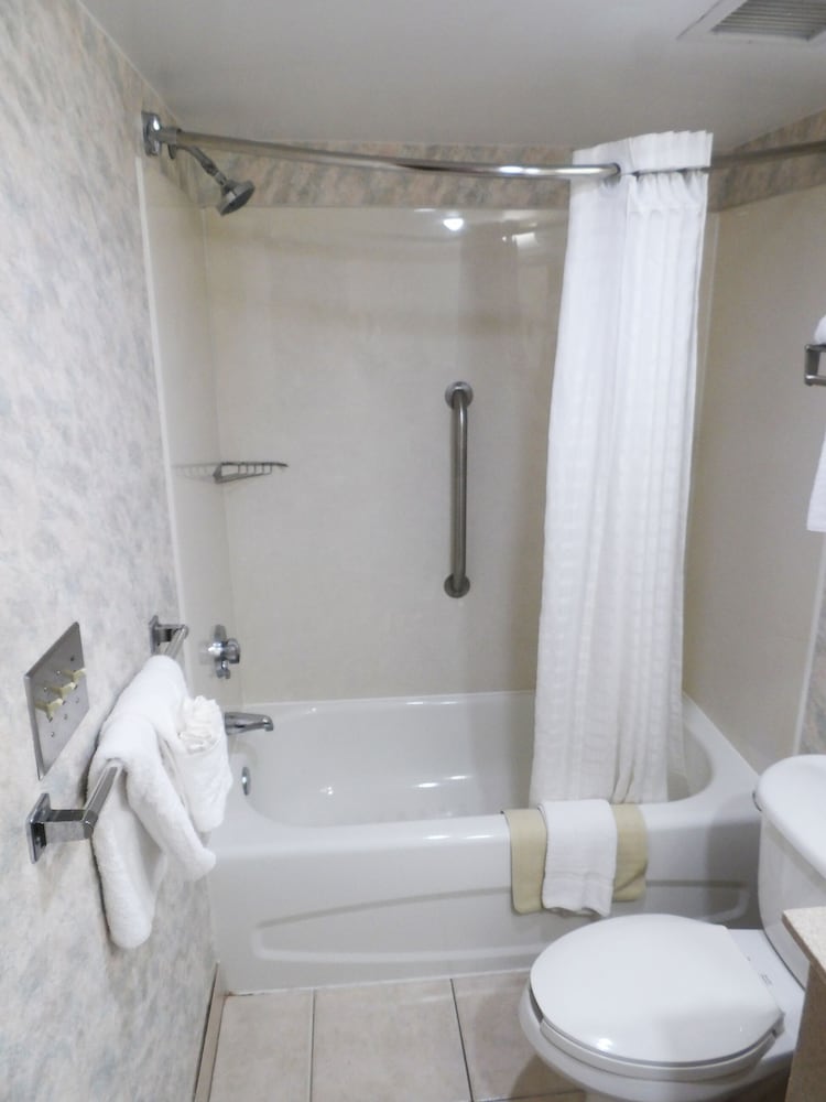 The Breakers Resort Inn 25/29