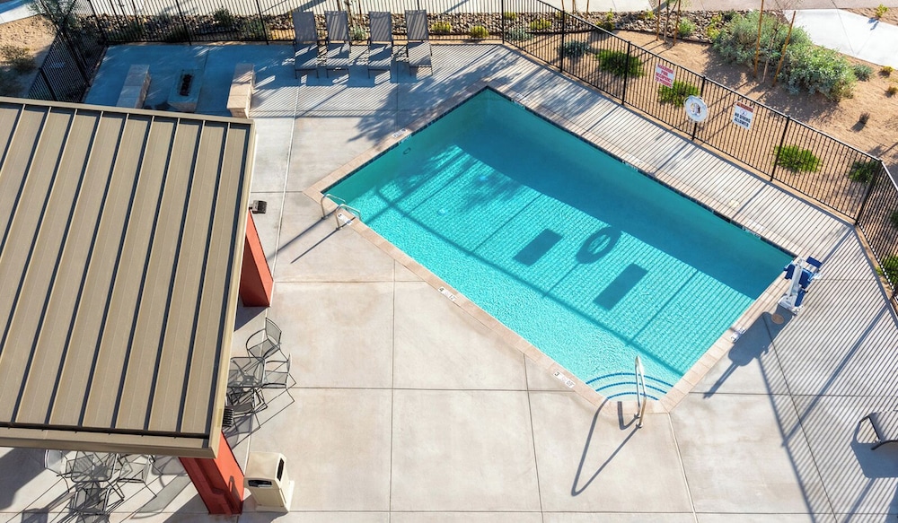 Sonesta Simply Suites Avondale 23/47