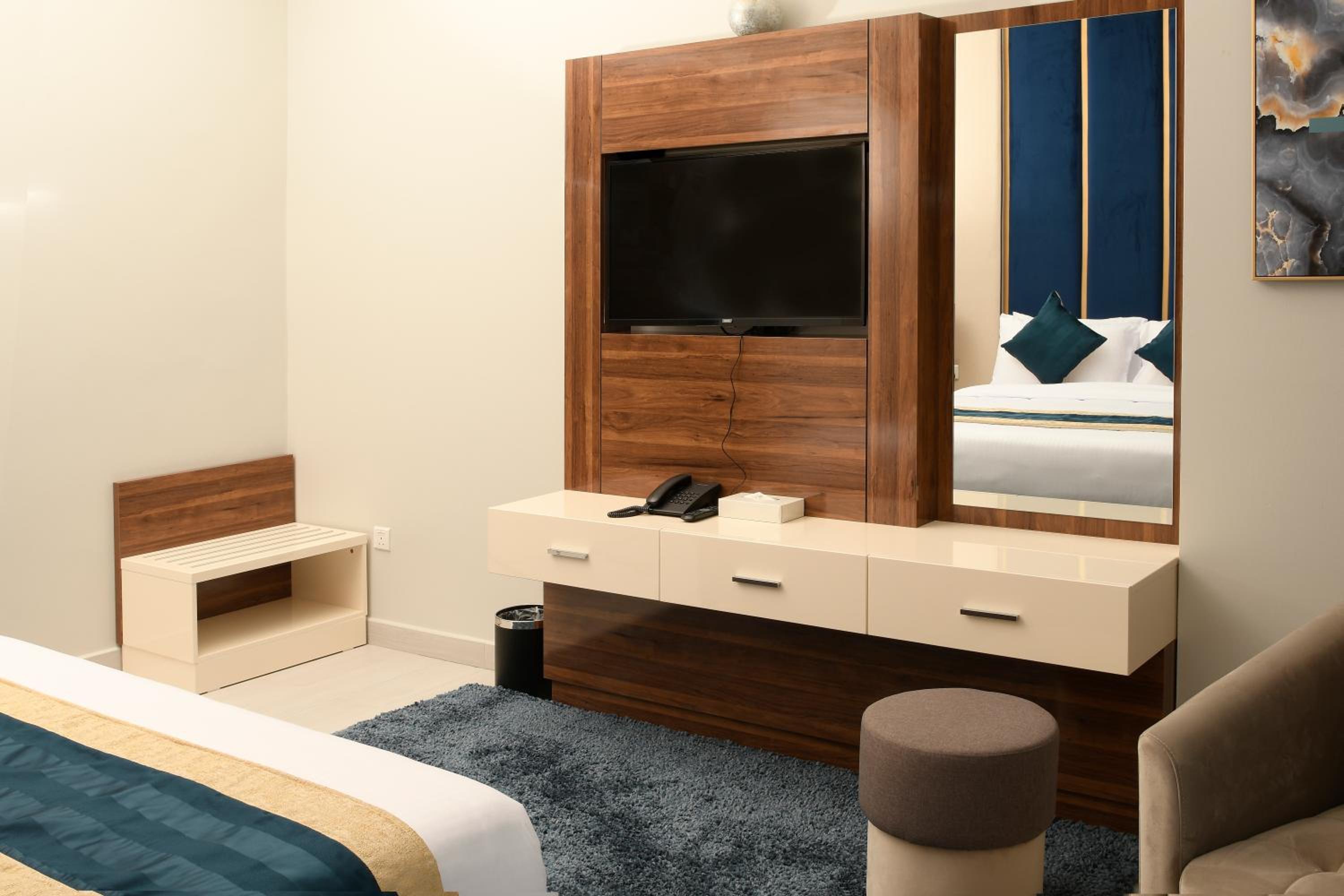 BW Suites & Spa 49/60