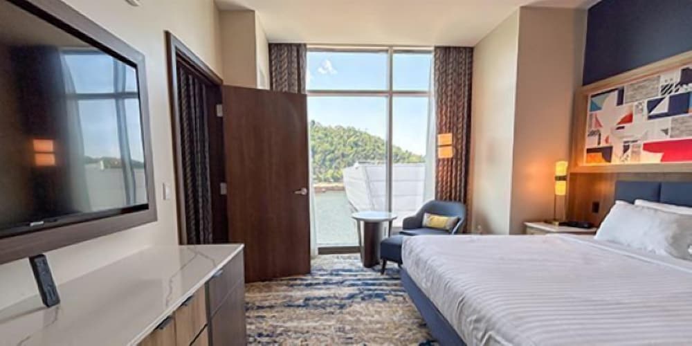 1 BEDROOM, EXECUTIVE, SUITE, RIVER VIEW