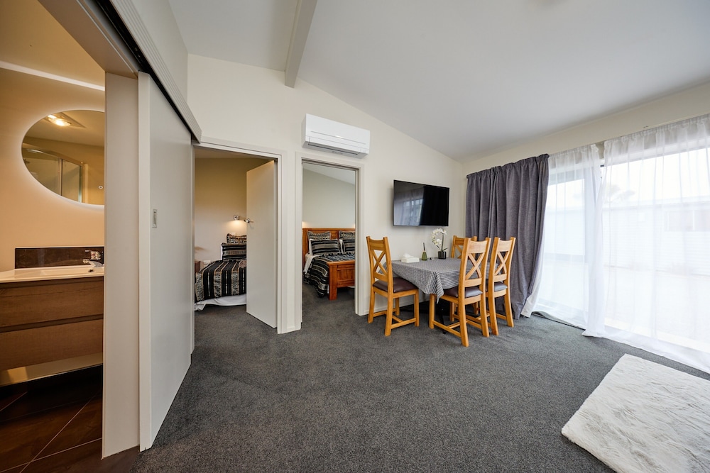 Willowbank Motel 34/51